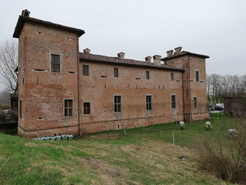 Antica Corte Pallavicina: A Medieval Fortress and Pallavicino Residence in Italy 1 Antica Corte Pallavicina