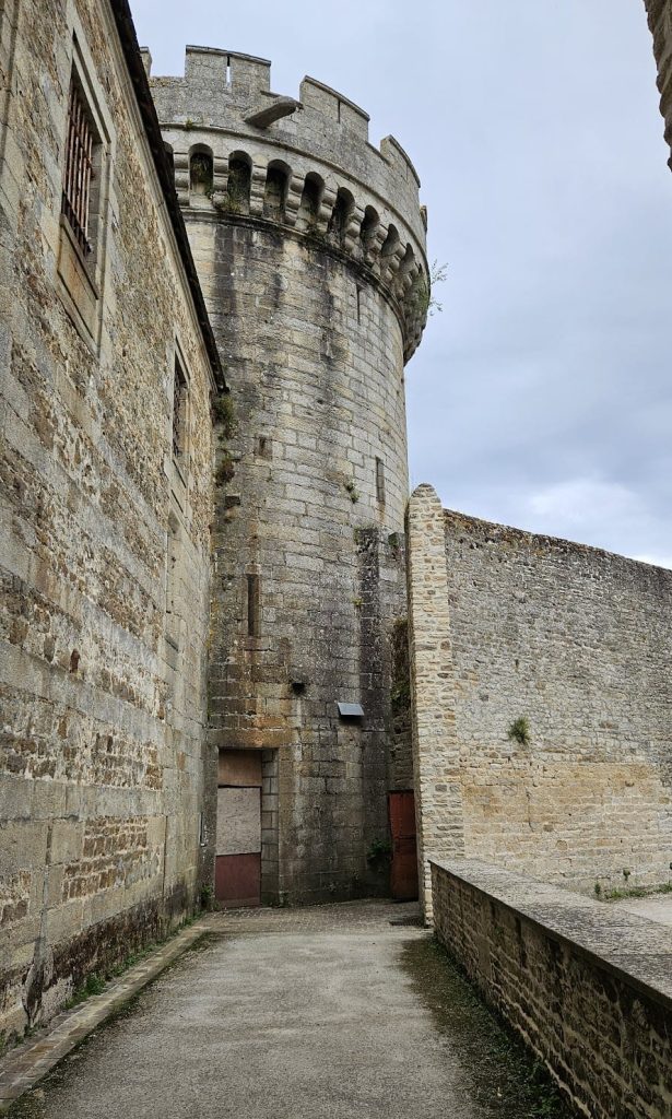 Château des ducs d'Alençon: Fortress and Administrative Center of Alençon 4 Château des ducs d'Alençon