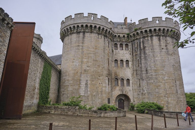 Château des ducs d’Alençon: Fortress and Administrative Center of Alençon