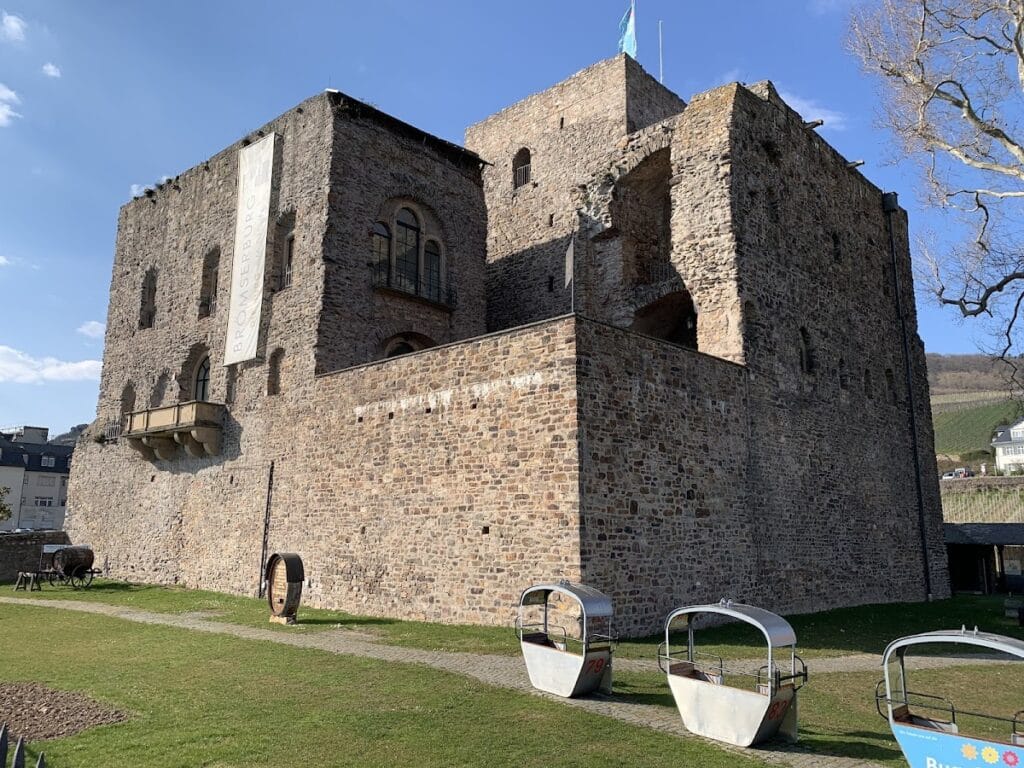 Brömserburg: A Medieval Castle in Rüdesheim am Rhein 2 Brömserburg
