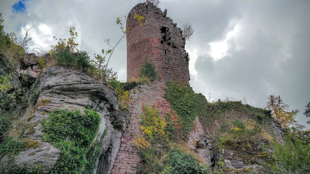 Château de Dreistein: A Ruined Medieval Castle in France 4 Château de Dreistein
