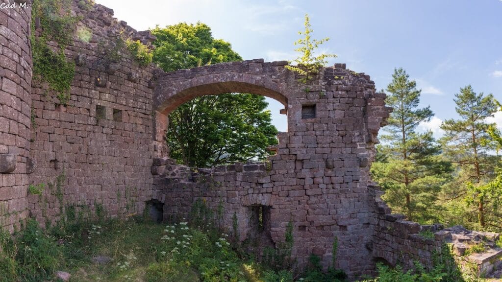 Château de Dreistein: A Ruined Medieval Castle in France 5 Château de Dreistein