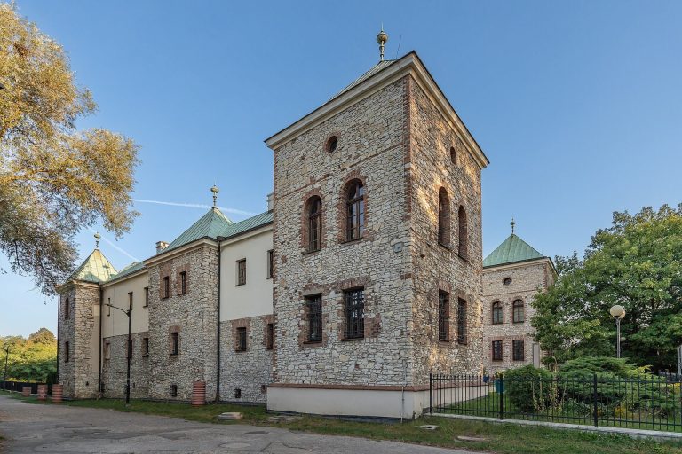 Sielecki Castle: A Historic Fortified Residence and Cultural Centre in Poland