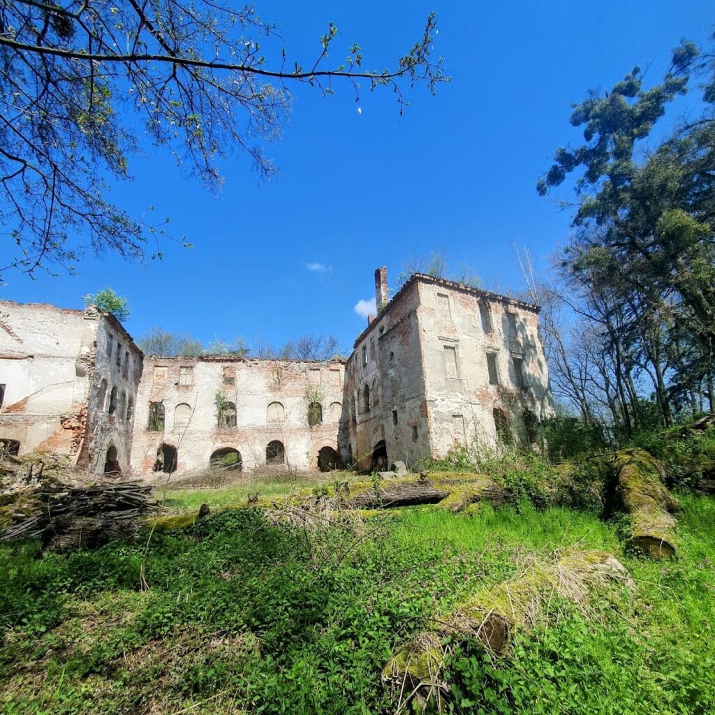 Chrzelice Castle: A Medieval and Baroque Heritage Site in Poland 6 Chrzelice Castle