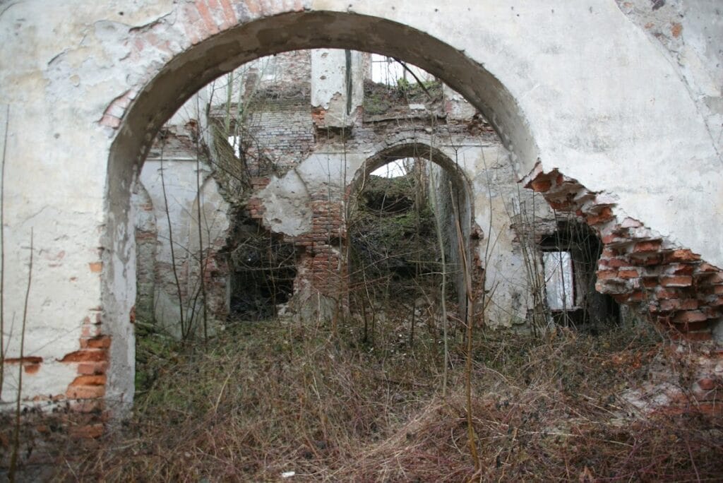 Chrzelice Castle: A Medieval and Baroque Heritage Site in Poland 9 Chrzelice Castle