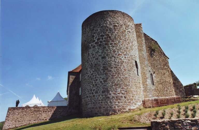 Château de Châlus-Chabrol: A Medieval Fortress in France