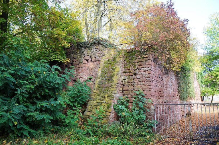 Stauf Castle: A Medieval Hill Castle in Germany