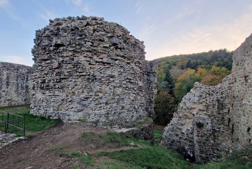 Château du Hugstein: A Medieval Residence and Fortress in France 2 Château du Hugstein
