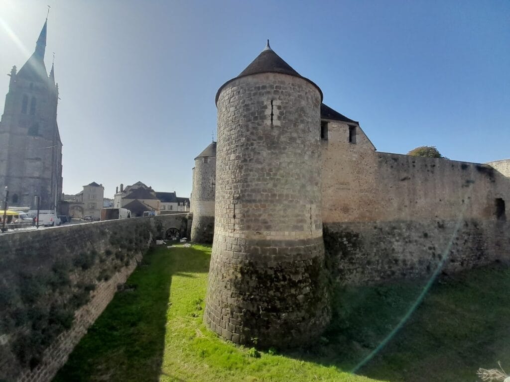 Château de Dourdan: Medieval Royal Fortress and Museum 5 Château de Dourdan
