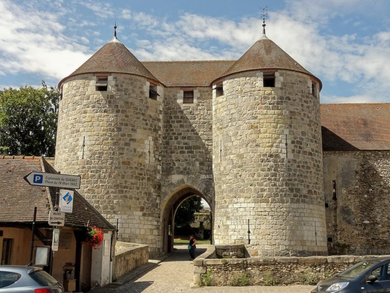 Château de Dourdan: Medieval Royal Fortress and Museum