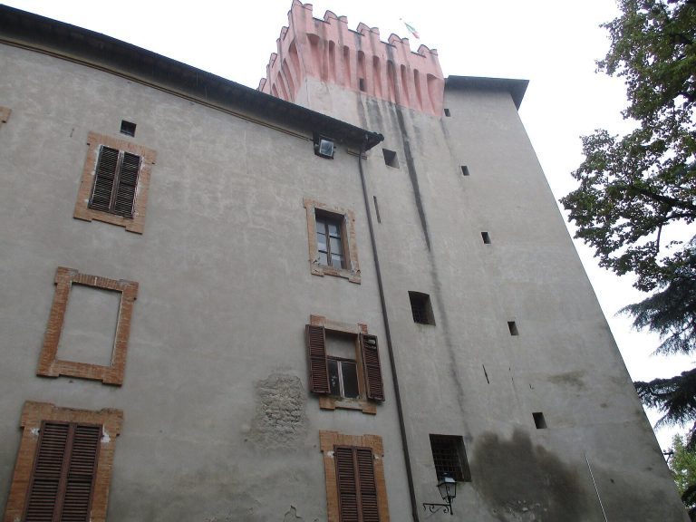 Complex of the Castle of Guiglia: A Historic Castle and Carmelite Convent Complex in Italy