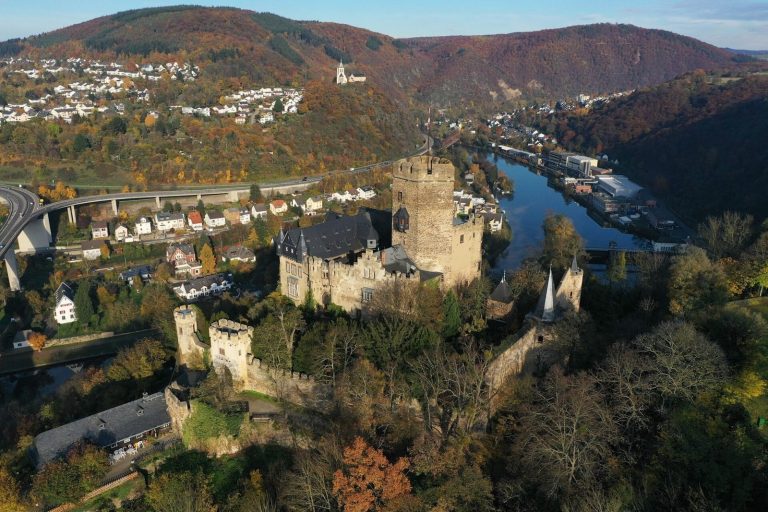 Lahneck Castle: A Medieval Fortress Above the Lahn in Germany