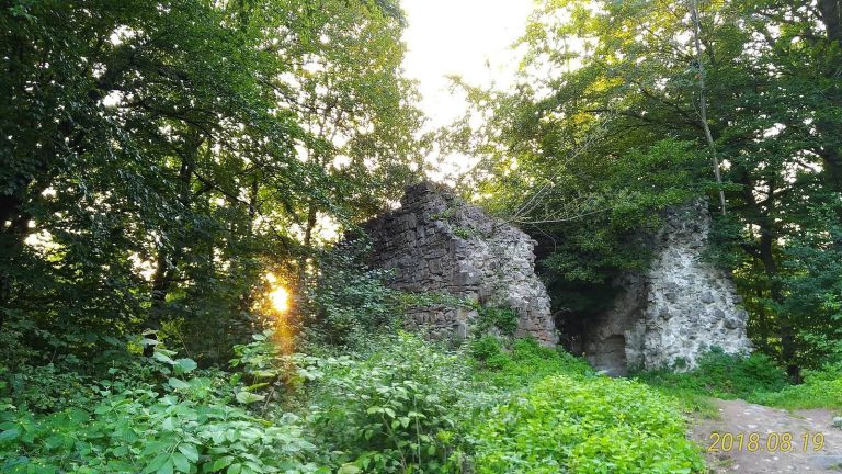 Sobień Castle: A Medieval Fortress in Załuż, Poland