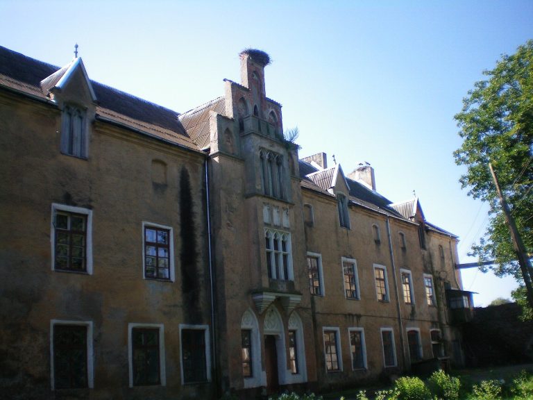 Waldau Castle: A Teutonic Order Fortress and Administrative Estate in Russia