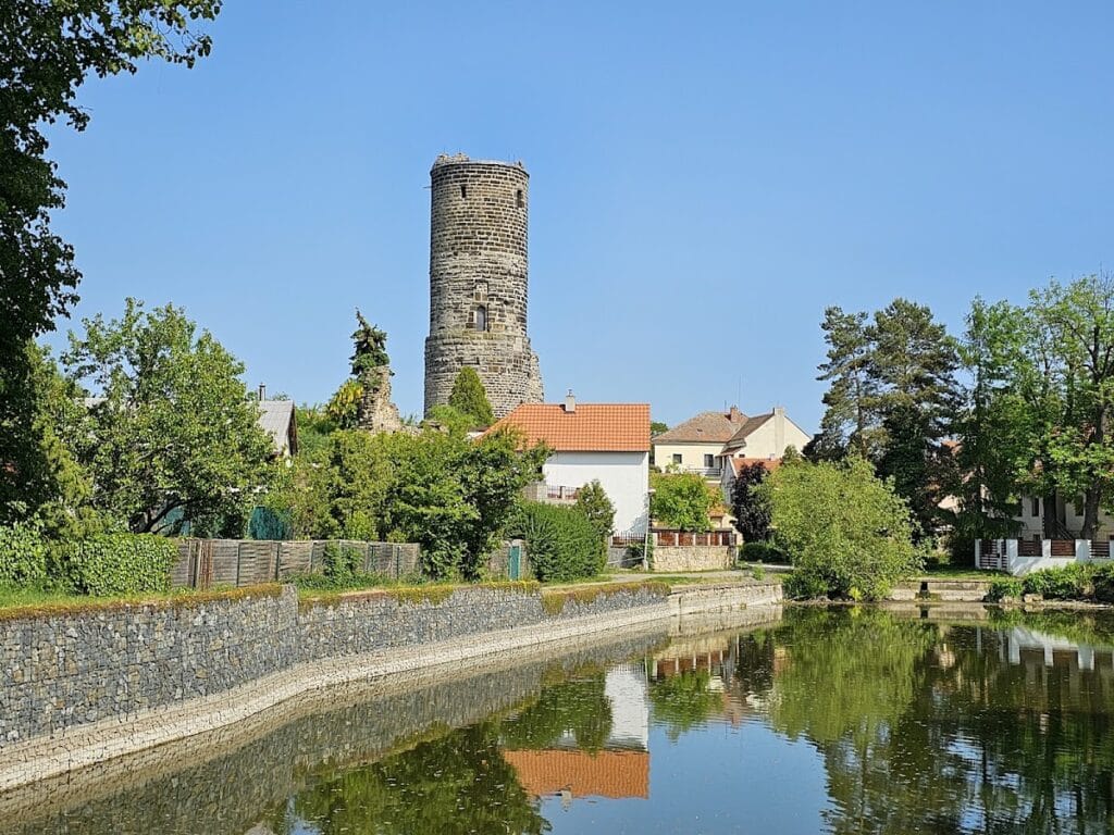 Jenštejn Castle: A Gothic Water Castle in Czechia 1 Jenštejn Castle