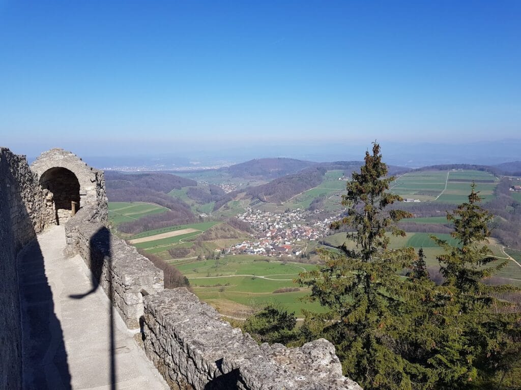 Farnsburg Castle ruin: A Medieval Noble Seat and Bailiff’s Residence in Switzerland 3 Farnsburg Castle ruin