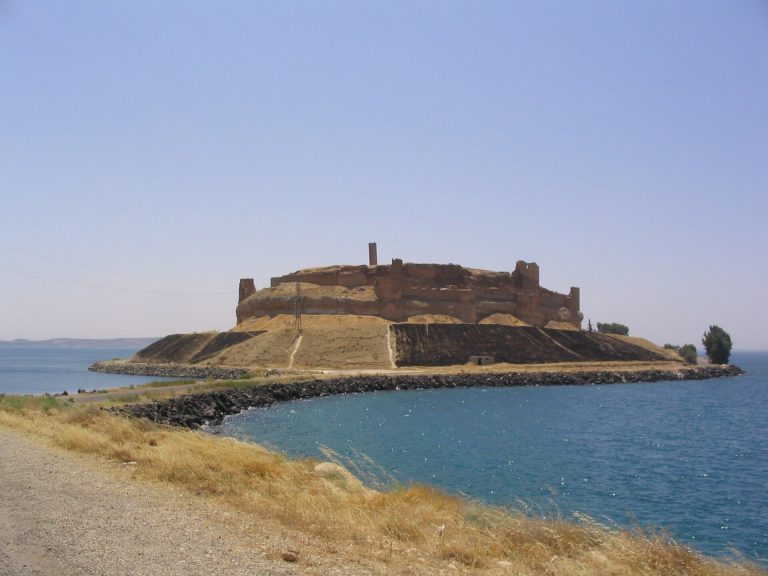 Qal’at Ja’bar: A Medieval Fortress on the Euphrates in Syria