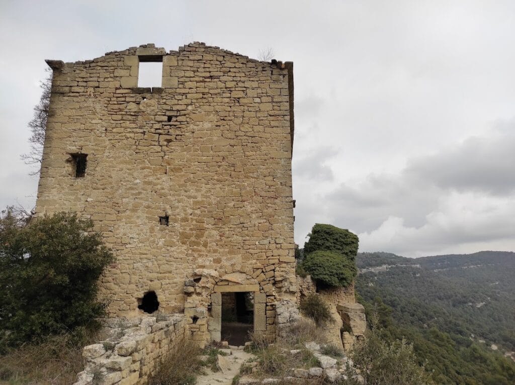 Castell de Castellcir: A Romanesque Castle in Catalonia 4 Castell de Castellcir