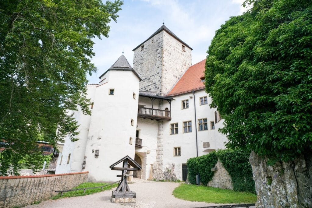 Burg Prunn: A Medieval Castle in Bavaria, Germany 3 Burg Prunn