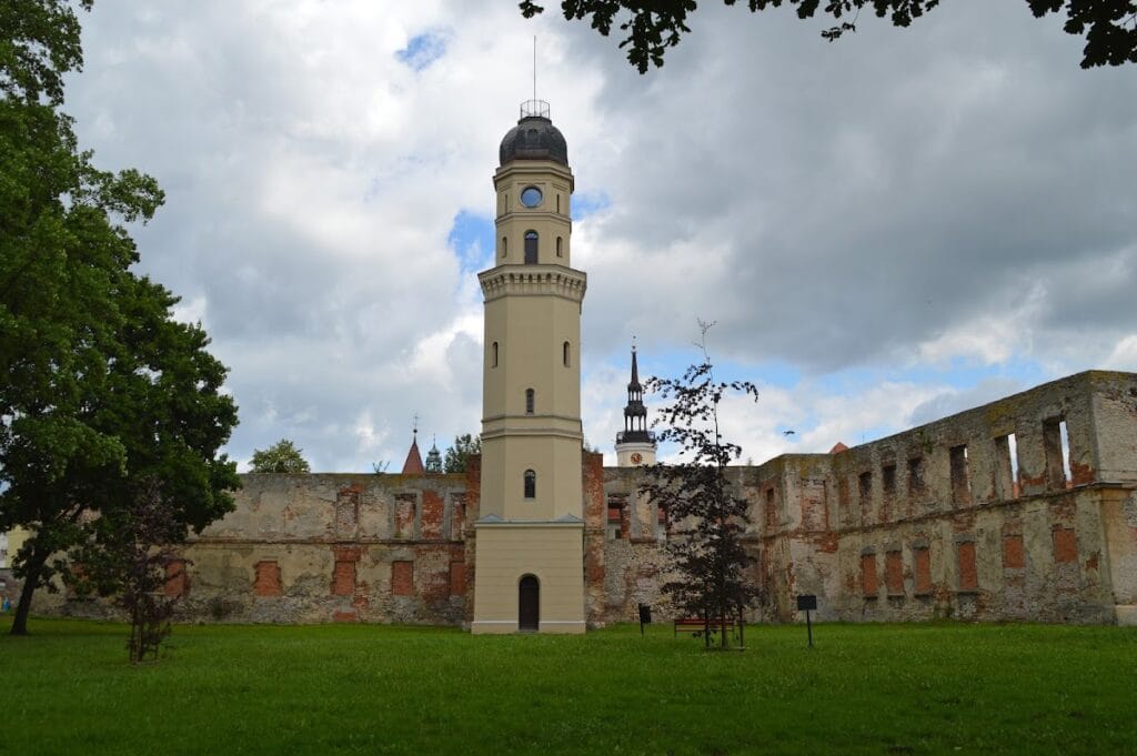 Strzelce Opolskie Castle: A Medieval Ducal Stronghold and Aristocratic Residence in Poland 1 Strzelce Opolskie Castle