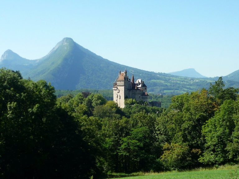 Château de Menthon-Saint-Bernard: A Historic Fortified Residence in France