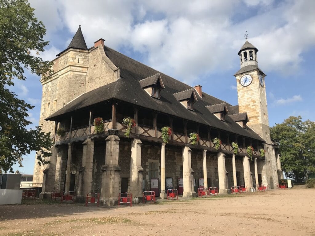 Montluçon Castle: A Medieval Fortress and Museum in France 6 The Dukes of the Bourbon castle in Montluçon