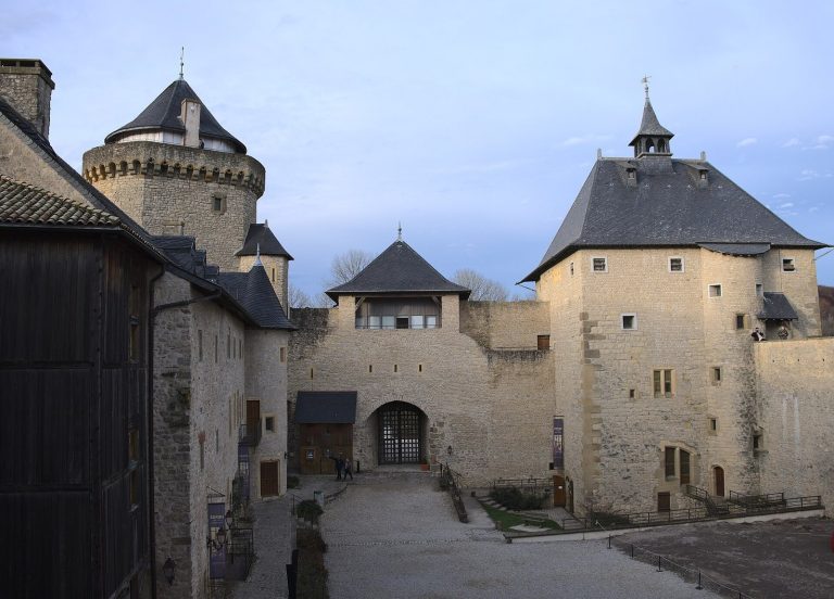 Château de Malbrouck: A Medieval Fortress in France