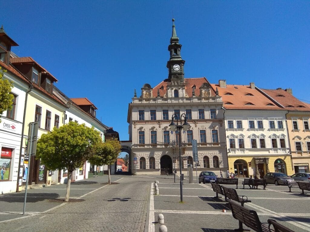 Lipý Castle: A Historic Water Castle in Česká Lípa, Czech Republic 8 Lipý Castle