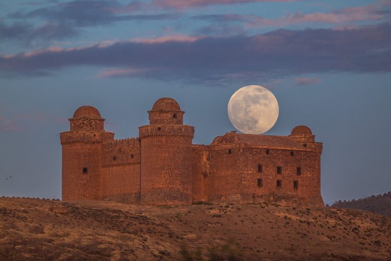 Castillo de La Calahorra: A Renaissance Castle-Palace in Granada