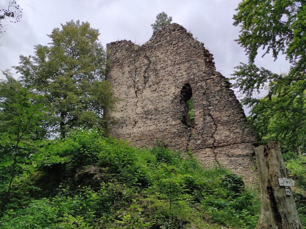 Pajrek: A Ruined Gothic Castle in Czechia 1 Pajrek