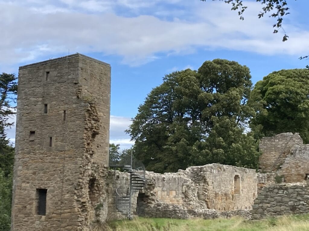 Spynie Palace: The Fortified Episcopal Residence of the Bishops of Moray 3 Spynie Palace