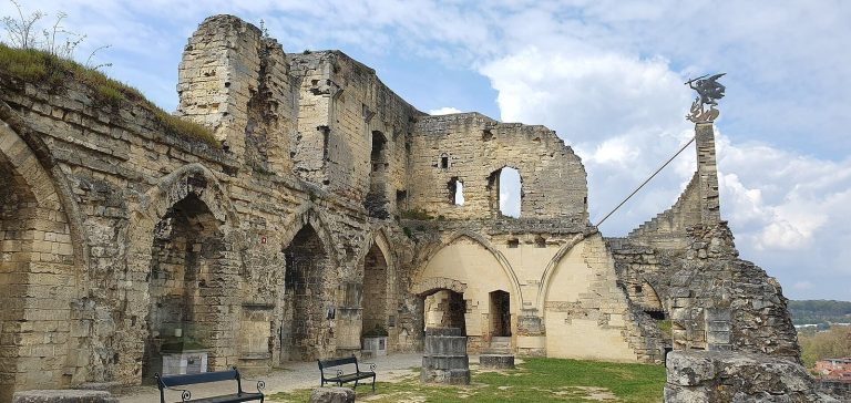 Valkenburg Castle: A Medieval Hilltop Fortress in the Netherlands