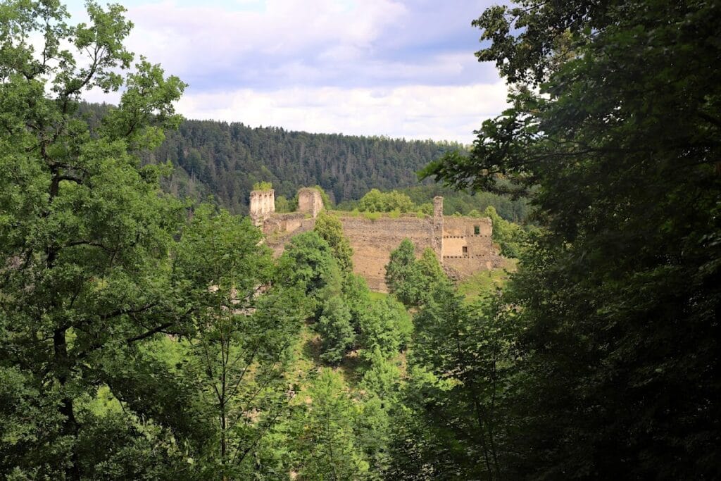 Dívčí kámen: A Gothic Rožmberk Castle Ruin in Czechia 2 Dívčí kámen
