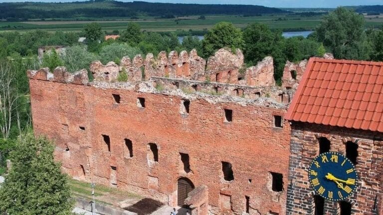 Ragnit Castle: A Historic Fortress in Neman, Russia