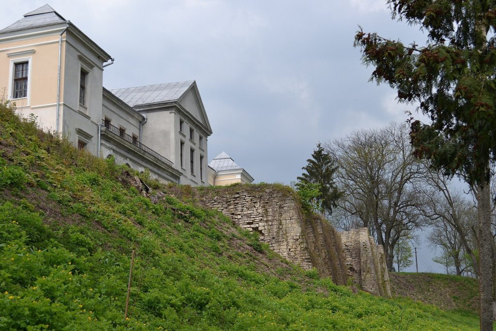 Vyshnivets Palace
