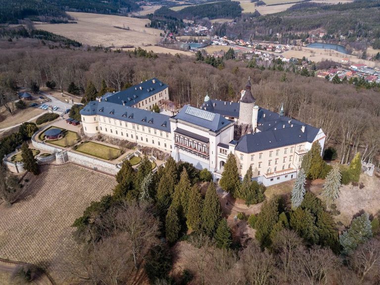 Zbiroh Castle: A Medieval Fortress and Neo-Renaissance Chateau in Czechia