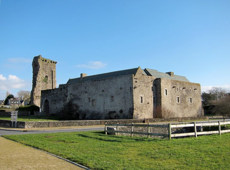 Château de Regnéville: A Medieval Fortress Protecting a Norman Harbour