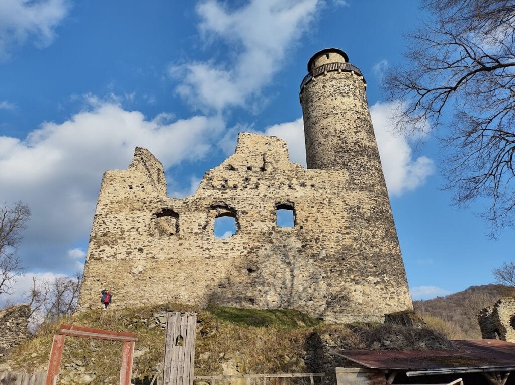 Kostomlaty Castle