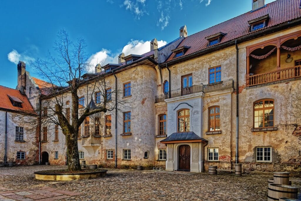 Dundaga Castle: A Medieval Bishop’s Castle and Manor Residence in Latvia 1 Dundaga Castle