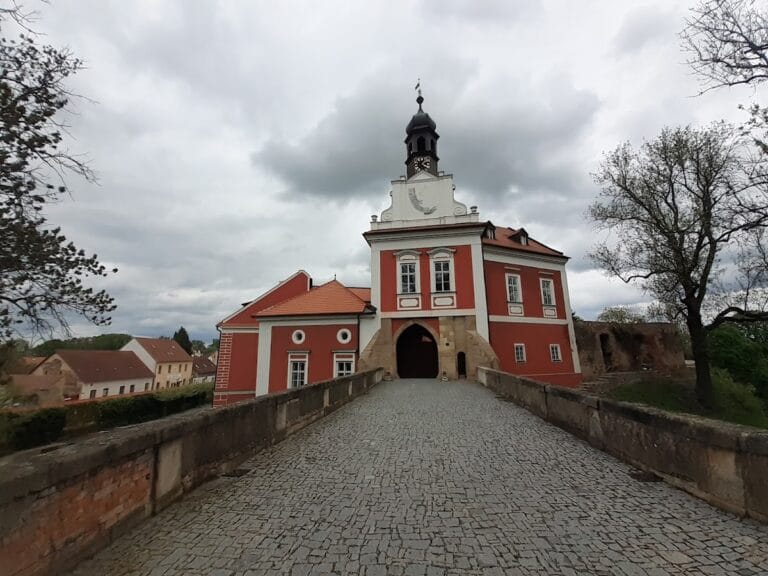 Savoia Castle: A Historic Medieval and Renaissance Fortress in Škvorec, Czech Republic