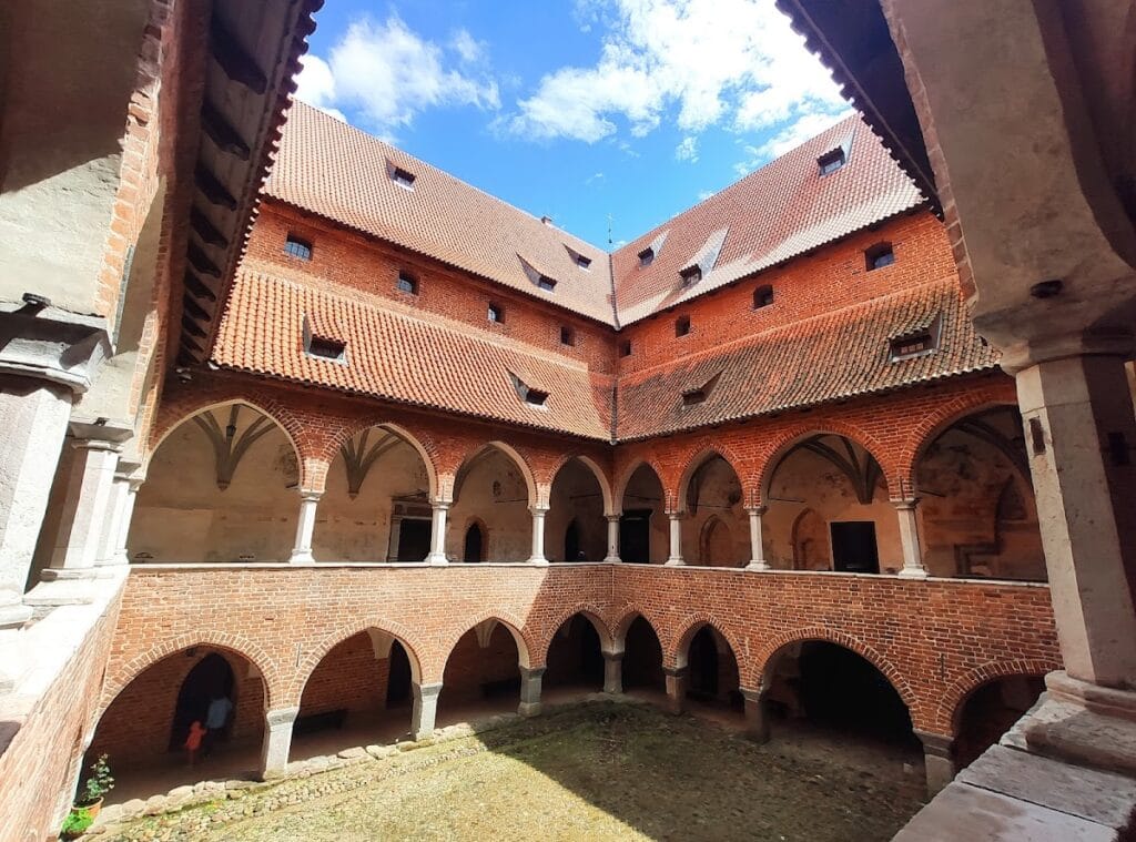 Castle of Warmian Bishops in Lidzbark Warmiński: A Gothic Episcopal Residence in Poland 3 Castle of Warmian Bishops in Lidzbark Warmiński