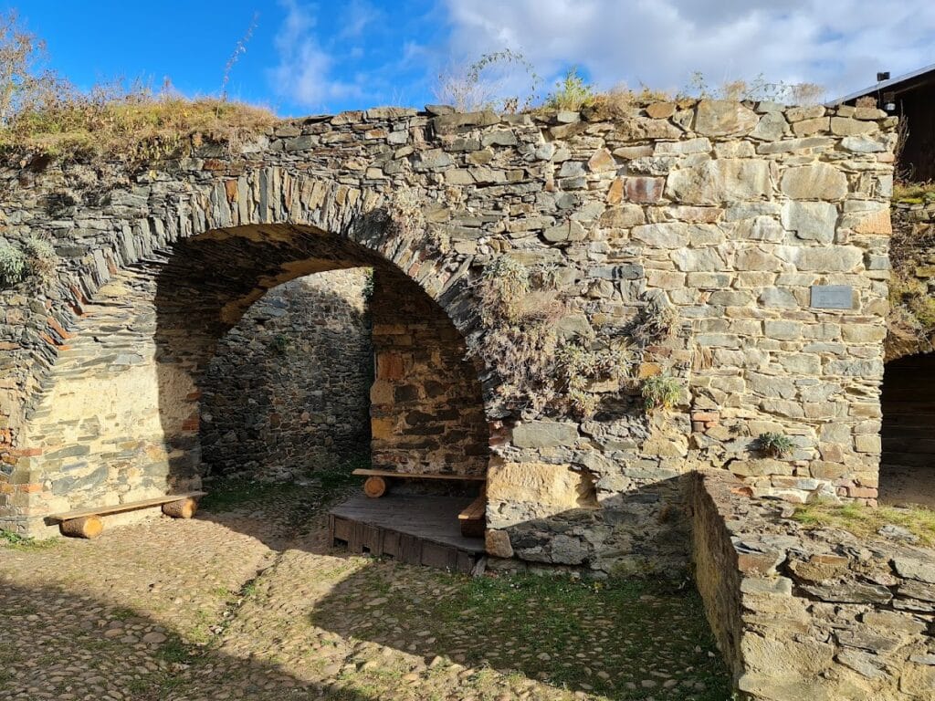 Castle Krašov: A Medieval Gothic Castle in Czechia 2 Castle Krašov