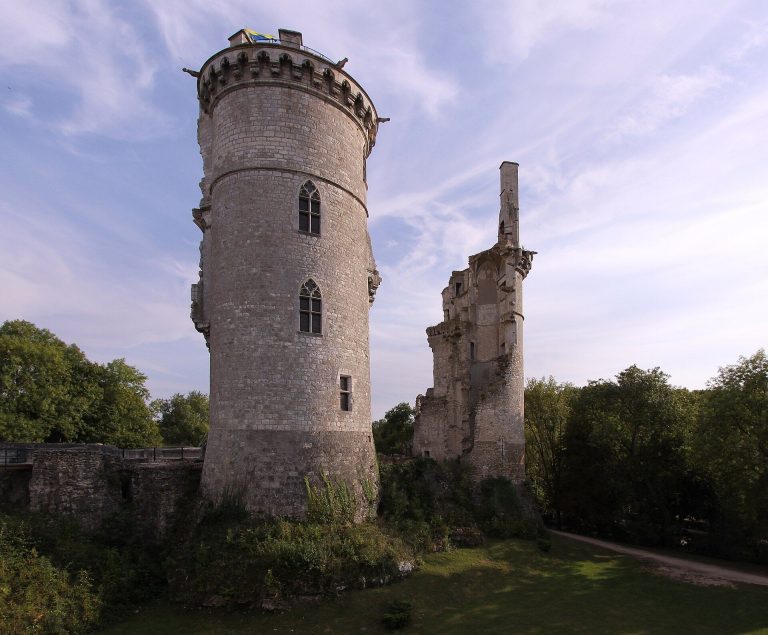 Château de Mehun-sur-Yèvre: A Medieval Fortress and Valois Residence