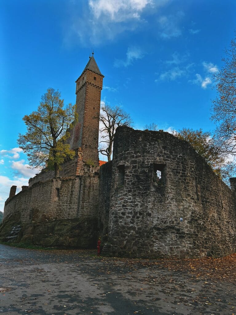 Hirschhorn Castle: A Medieval Hilltop Fortress and Renaissance Palace in Germany 2 Hirschhorn Castle