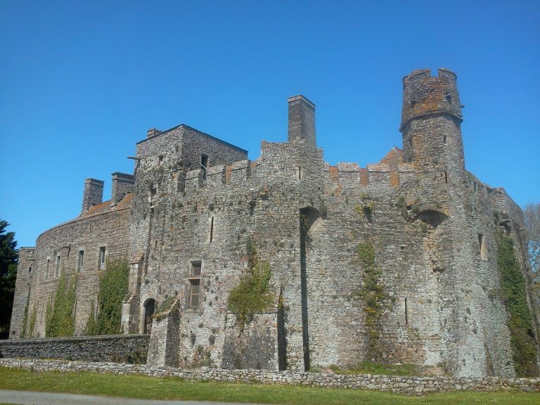 Château de Pirou: A Medieval Fortified Castle in France