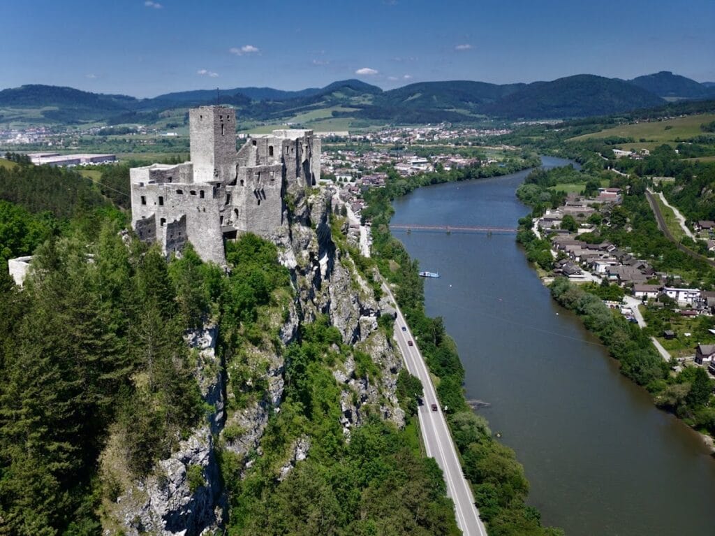 Strečno Castle: A Medieval Fortress Above the Váh River in Slovakia 2 Strečno Castle