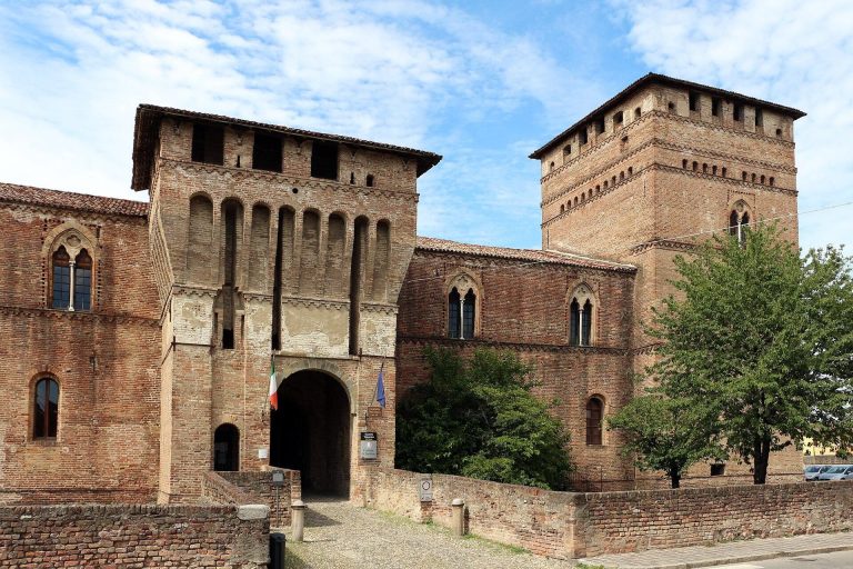 Pandino Castle: A Visconti Seigniorial Residence in Italy