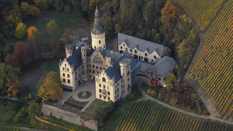 Arenfels Castle: A Medieval Fortress and Neo-Gothic Residence in Germany