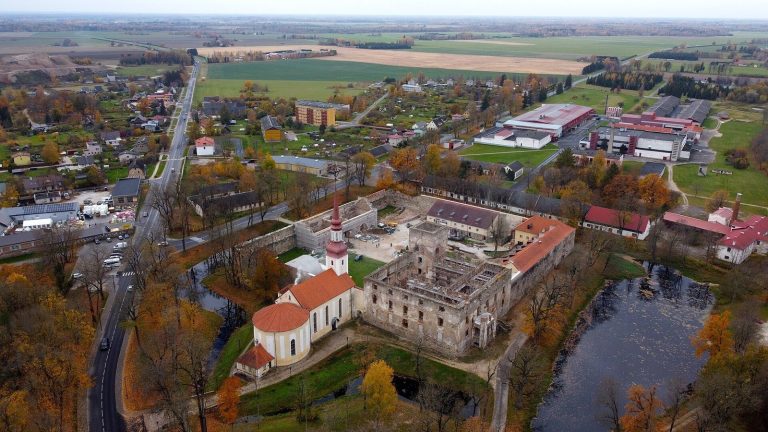 Põltsamaa Castle: A Livonian Order Fortress and Rococo Residence in Estonia