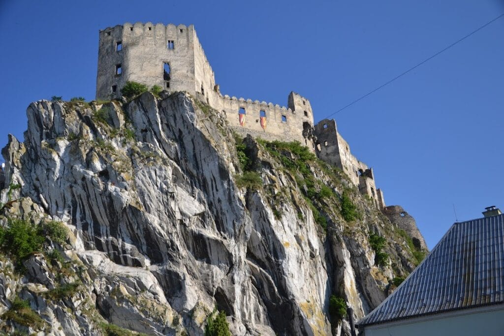 Beckov Castle: A Medieval Fortress and Noble Residence in Slovakia 3 Beckov Castle